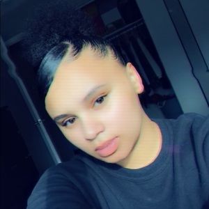 Meet your Posher, Desirae